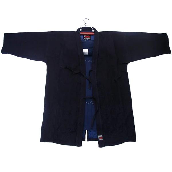 Ausziehbarer Kleiderbügel für Gi, Hakama, Kimono-Gi ➤ www.bokken-shop.de ✅ passend für Aikido,  Iaido,  Koryu, Bujinkan, Jodo. Dein Budo-Fachhändler!