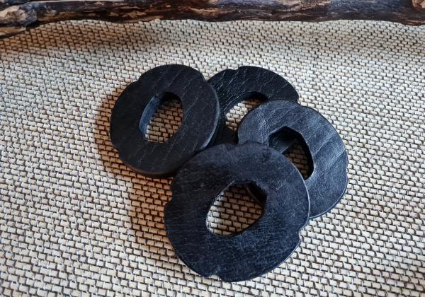 Tsuba aus Büffelleder schwarz passend für alle Bokken♥ Itto-Ryu-Form | Standardform✅ für Deine Kampfkunst✓ Aikido, Iaido, Kendo, Koryu, Jodo✅ Top Preis & hohe Qualität✓ 100% günstig✔Jetzt online bestellen➤ www.bokken-welt.de