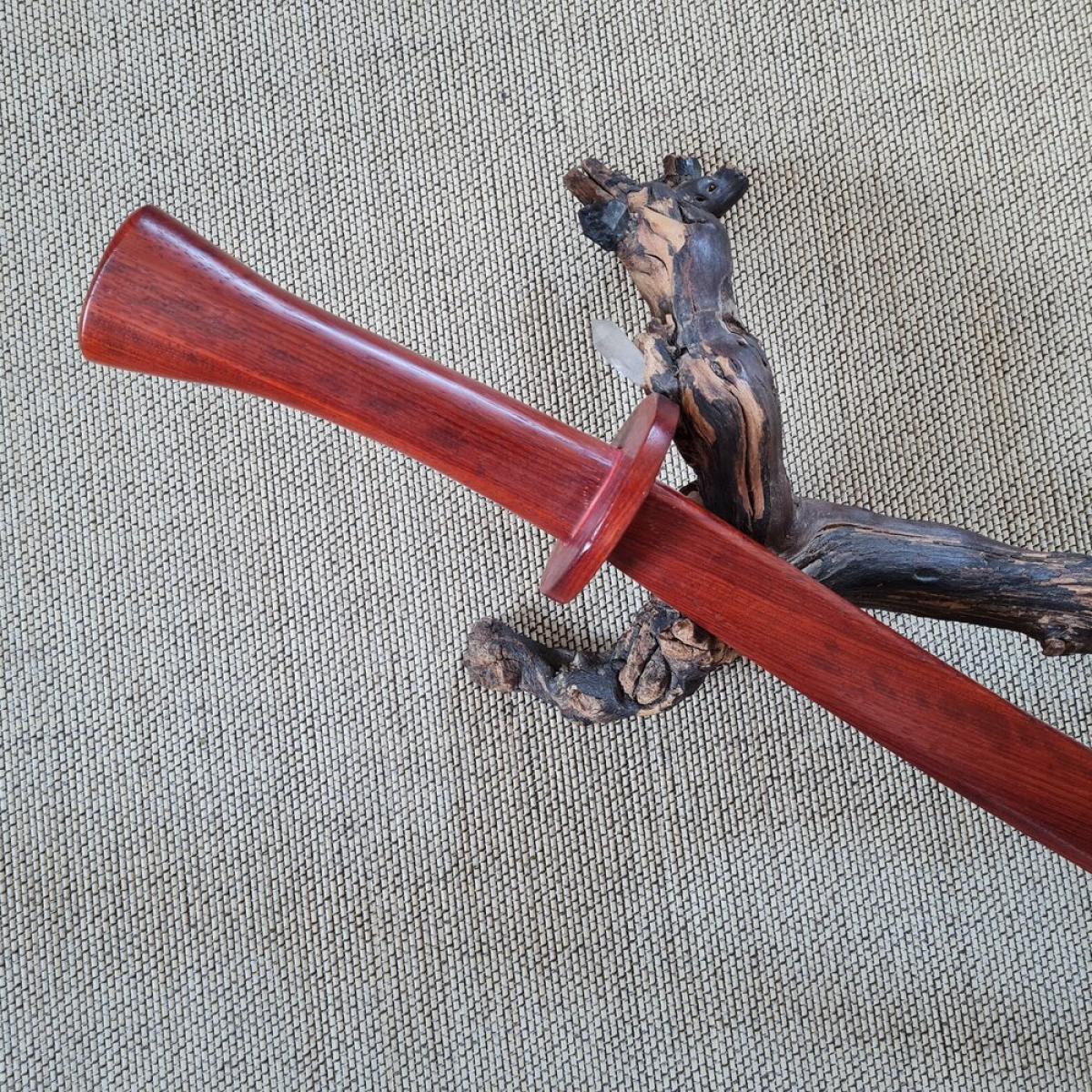 Tai Chi Säbel aus Balayong - Klingenlänge 80 cm ► www.bokken-shop.de ✅ Holzschwert für Tai Chi ✓ Tai Chi Chuan ✓ Taichi ✓ Dein Tai-Chi-Fachhändler!