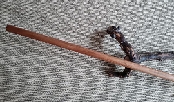 Bo stick made of elm wood now online at »www.bokken-shop.de Long stick for Aikido ✓ Iaido ✓ Kendo ✓ Koryu, ✓ Jodo Your Budo specialist dealer