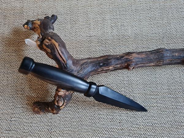 Handmade Dagger made of ebony - spearhead ♥ for your martial arts ✓ Escrima, Wing-Tsun, Kung-Fu, Aikido, Iaido, Kendo, Koryu, Jodo✅ Top price & high quality ✓ 100% cheap✔Order online now➤ www.bokken-welt.de
