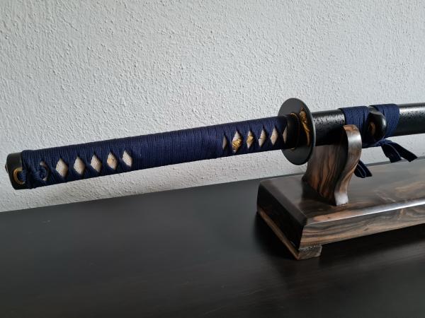 Solid weapon stand for 1 sword - ebony ➤ www.bokken-shop.de »suitable for Aikdio, Jodo, Bujinkan, Jodo, Ju-Jutsu - your Budo specialist dealer!