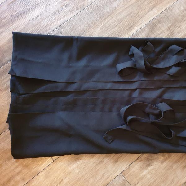 Hakama made of gabardine fabric - black (size 160) ➤ www.bokken-shop.de ✅ suitable for Iaido, Aikdo, Kendo, Jodo ✓ Your Budo specialist dealer!