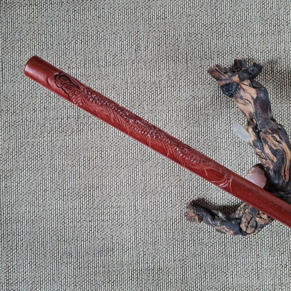 Jo stick made of Balayong with dragon carving - length 128 cm ➤ www.bokken-shop.de. Suitable for Aikido, IaiAdo, Jo-Jutsu, Jodo. Your Budo dealer!