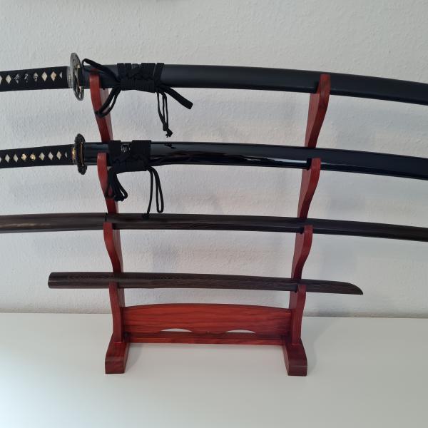 Table weapon stand for 4 swords made of Balayong ➤ www.bokken-shop.de » suitable for Aikdio, Jodo, Bujinkan, Jodo, Ju-Jutsu - Your Budo specialist dealer!