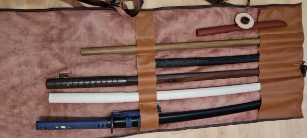 Handmade sword pouch for Jo, Katana, Bokken, Shoto & accessories ➤ www.bokken-shop.de. 100% real leather ✓ Unique ✓ Your Budo dealer!