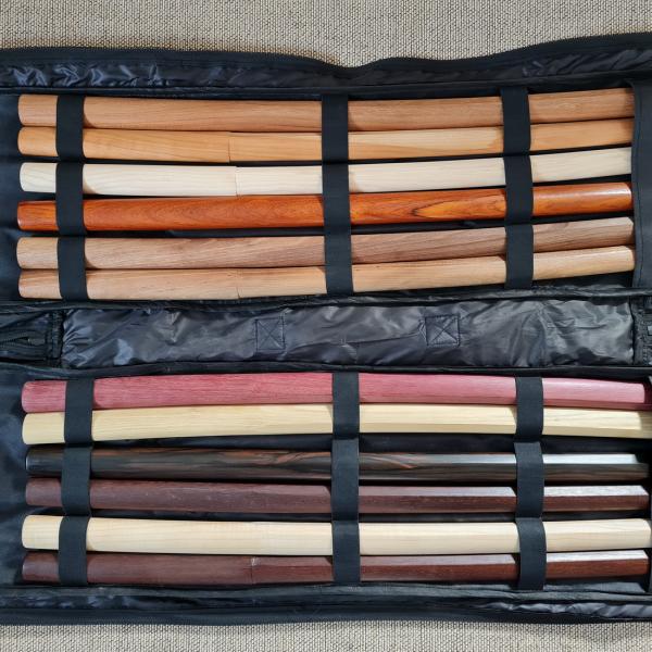 Weapon bag MAXI 135 cm x 30 cm for Jo, Shinai, Bokken, Katana, Shoto & Tant✅ nylon black✔ ✅ weapon bag for your martial arts Aikido ✓ Hapkido ✓ Ju Jutsu ✓ Kendo ✓ Kobudo ✓ Iaido ✓ order online now! ➤www.bokken-welt.de