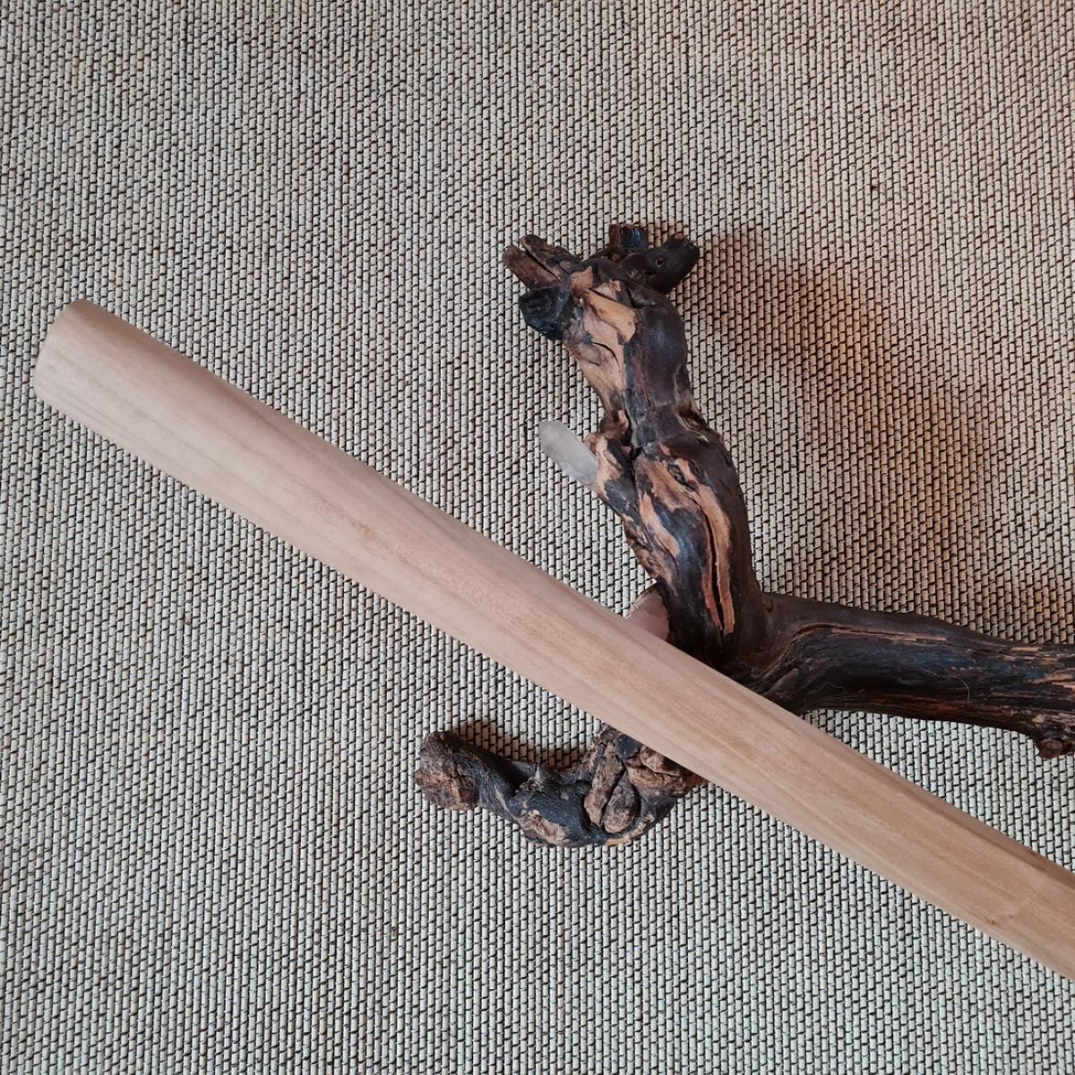 Bokken Katori-Shinto-Ryu shape made of cherry wood ➤ www.bokken-shop.de »for Aikido ✓ Iaido ✓ Tenshin-Shoden-Katori ✓ Koryu ✓ Your Budo dealer!