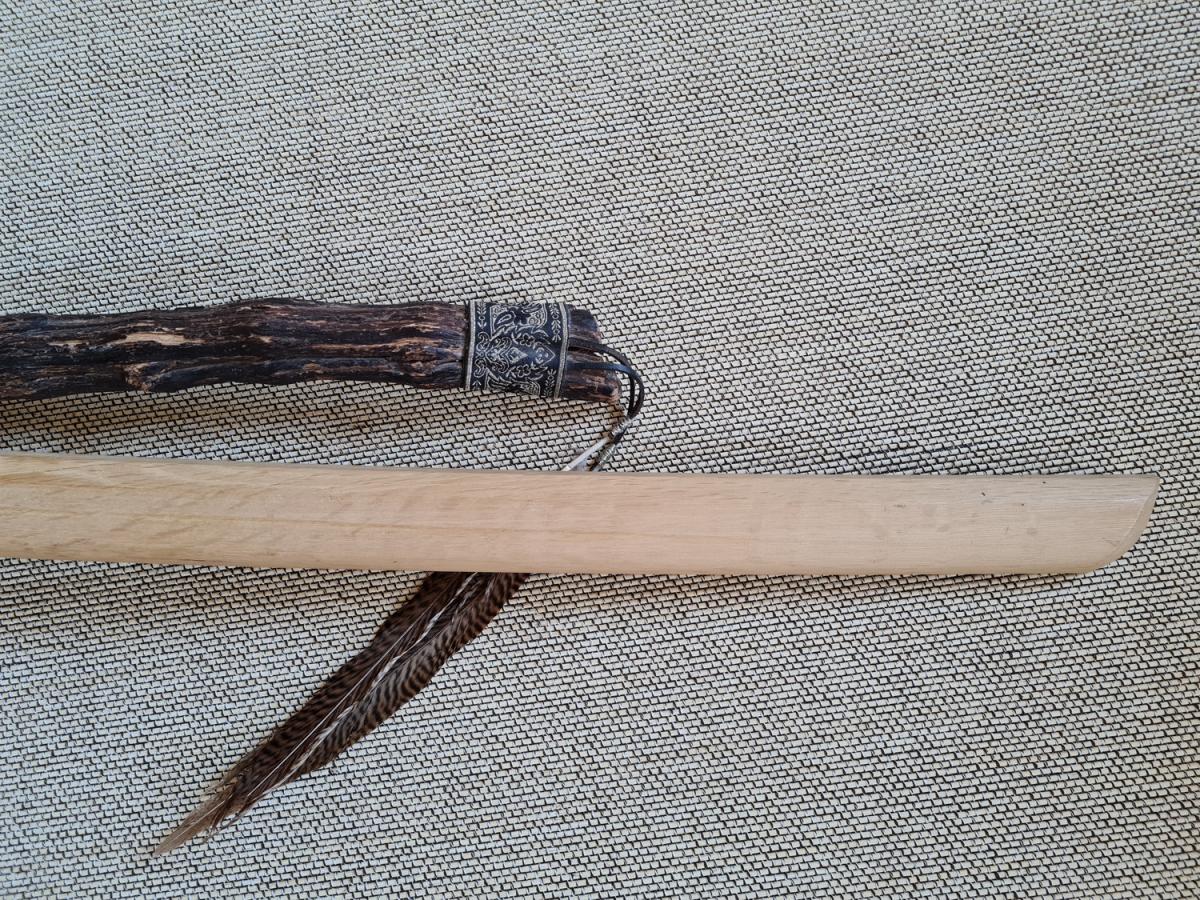 Bokken made of oak in the suburito shape ♥ Rarity ✓ very high quality ✓✅ For your martial arts: Aikido ✓ Iaido ✓ WingTsun ✓ Kendo ✓ Jodo ✓ ✔Top price & high quality✅ only available here! ➽www.bokken-welt.de