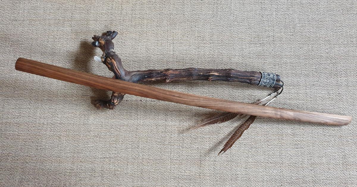 Bokken made of walnut wood in the standard form ♥ Unique Bokken✅ for your martial arts ✓ Aikido, Iaido, Kendo, Koryu, Jodo✅ 100% handcraft✔ 100% cheap✔ Order online now➤ www.bokken-shop.de