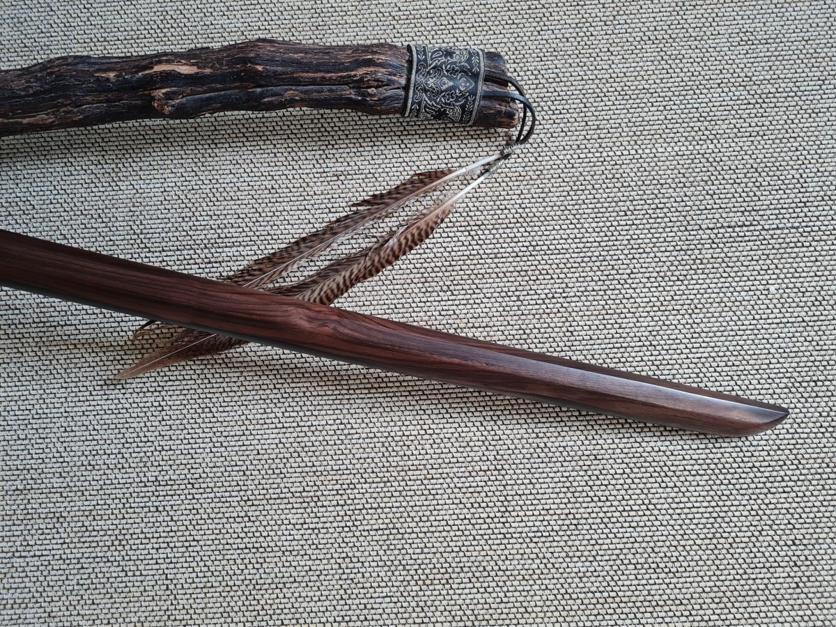 Unique bokken made of ebony with handle carving in the Itto-Ryu shape ♥ wonderful gift ✓ 100% handcraft ✓ Aikido, Iaido, WingTsun, Kendo, Jodo➽only available from us at www.bokken-welt.de.