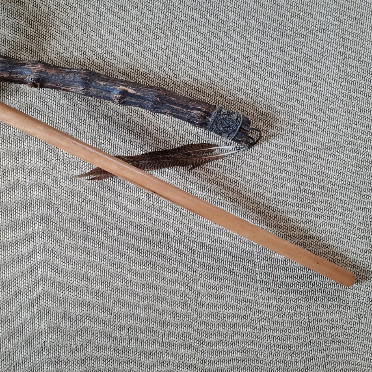 Jo stick made of Ghio wood - length 135 cm ➤ www.bokken-shop.de. Suitable for Aikido, Iaido, Jo-Jutsu, Jodo, Bujinkan. Your Budo dealer!