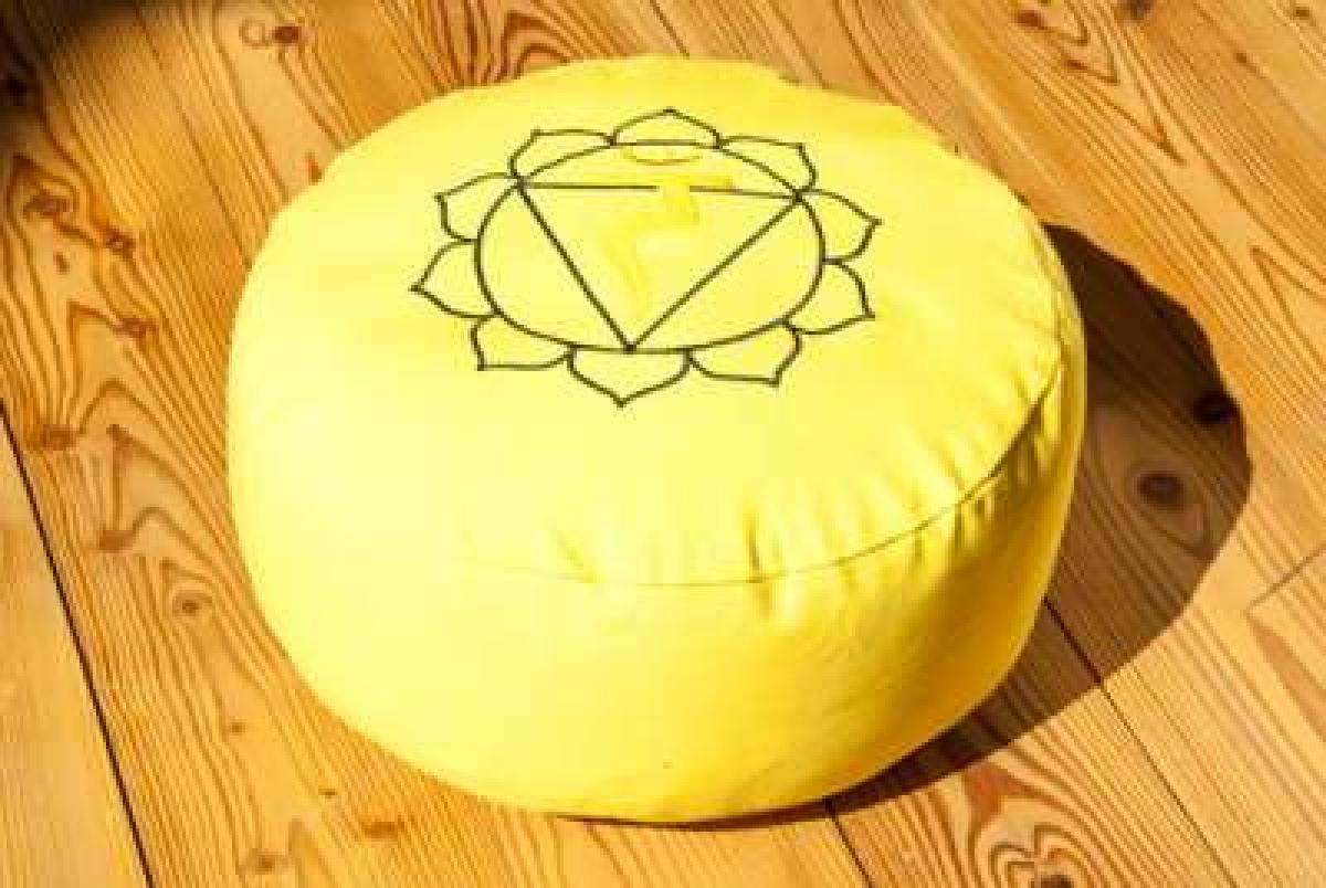 Meditation cushion solar plex chakra - yellow ➤ www.bokken-shop.de buy › Yoga cushion ✓ Suitable for meditation, seminars. Your meditation specialist shop!