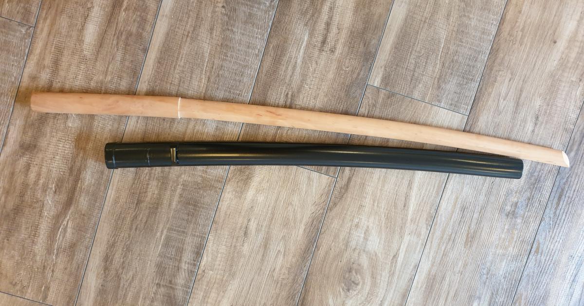 Wooden Saya for your Bokken in black✅ The right Saya for our Langbokken or Tachischwert✔ The Saya is made of lacquered beech wood✅ For your martial arts✔ Buy cheap & high quality ♥ »www.bokken-shop.de