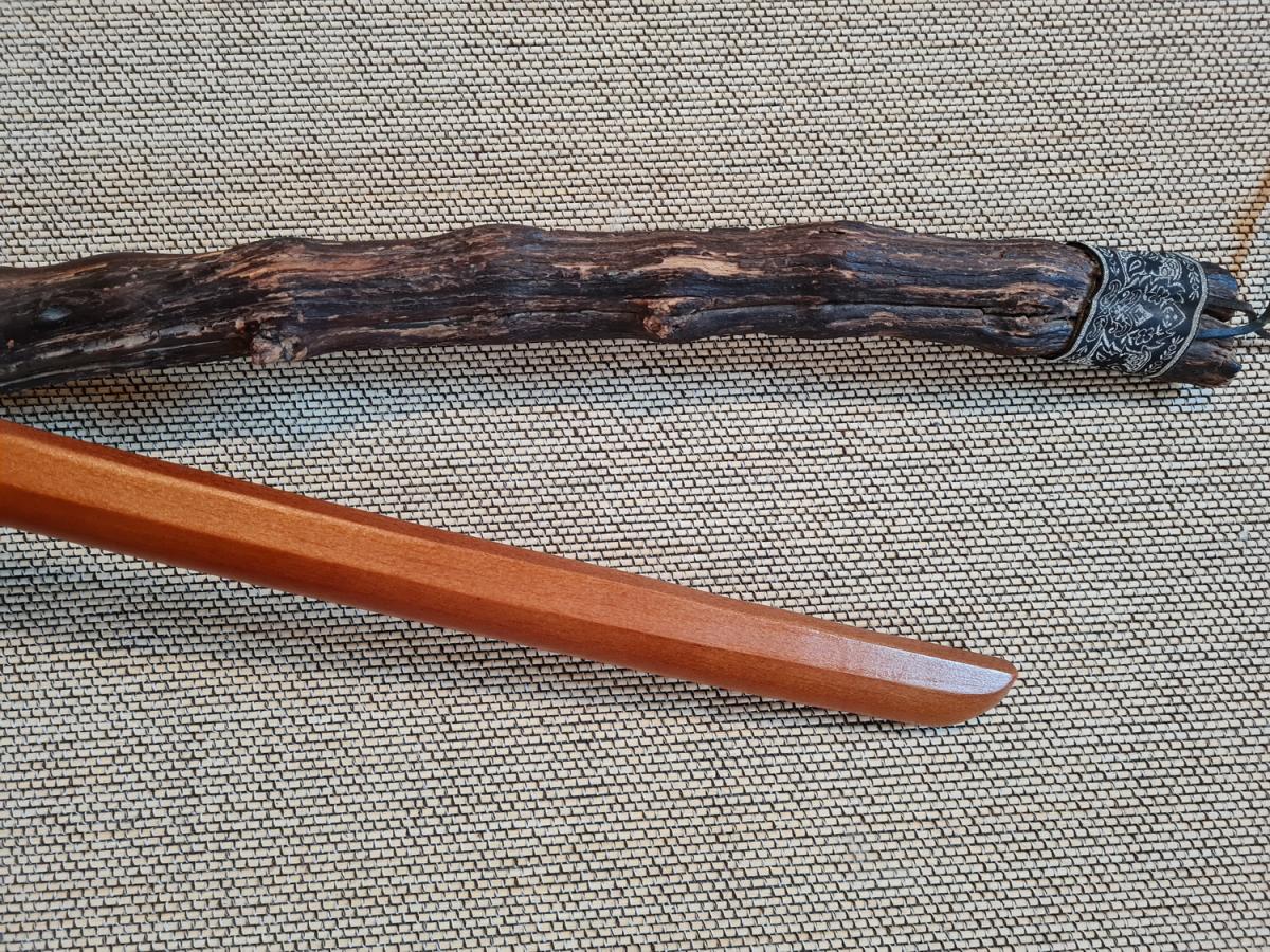 Shoto for beginners made of red hardwood ♥ for your martial arts ✓ Aikido, Iaido, Kendo, Koryu, Jodo✅ Top price & high quality ✓ 100% cheap✔Order online now➤ www.bokken-shop.de