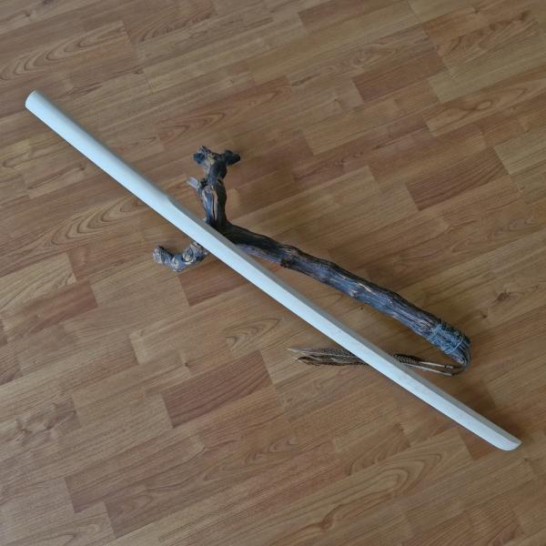 Bokken aus Ahorn in der standard-Form ➤ www.bokken-shop.de. Passend für für Deine Kampfkunst Aikido, Iaido. Dein Fachhändler für Kampfkunst!
