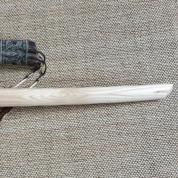 Bokken made of ash - Itto-Ryu-Form buy online at ➽ www.bokken-shop.de ✅ Aikido ✓ Iaido ✓ Ju-Jutsu ✓ Jodo ✓ Kendo ✓ 100% handicraft ✔ Your martial arts shop!
