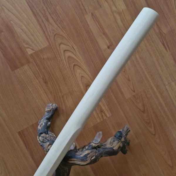 Bokken aus Ahorn in der standard-Form ➤ www.bokken-shop.de. Passend für für Deine Kampfkunst Aikido, Iaido. Dein Fachhändler für Kampfkunst!