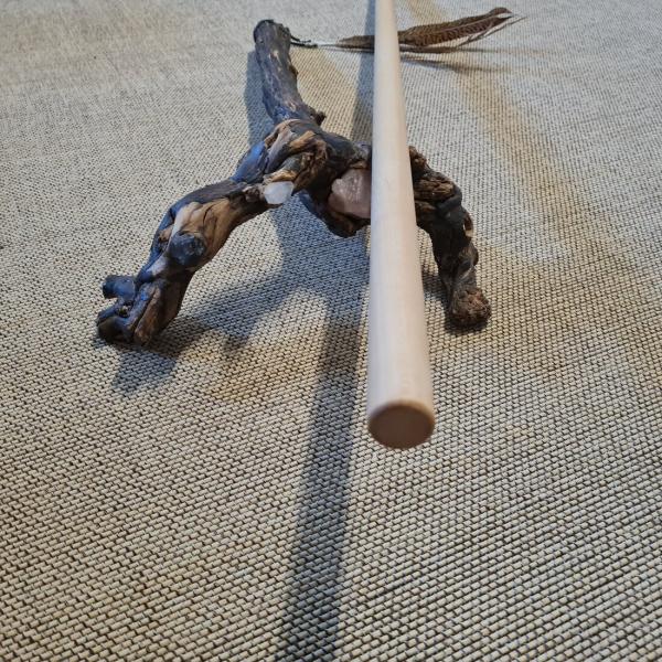 Exclusive jo staff made of maple with a length of 128 cm ➤ www.bokken-shop.de. Suitable for Aikido, Iaido, Jodo, Bujinkan. Your Budo dealer!