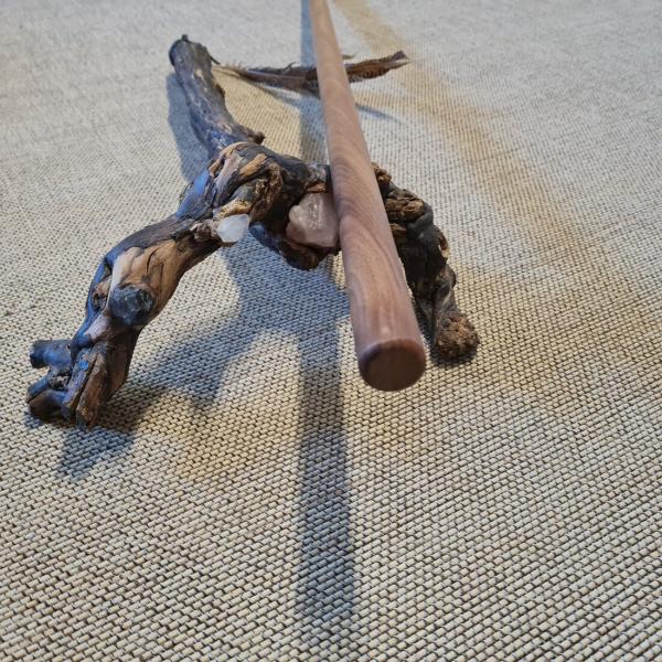 Jo staff made of walnut - 135 cm ➤ www.bokken-shop.de buy ✔ suitable for Aikido, Iaido, Bujinkan, Koryu, Jodo, Kobudo✓ Your Budo dealer!
