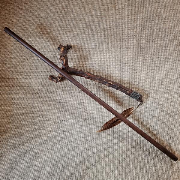 Jo staff made of wenge wood ➤ www.bokken-shop.de ✅ suitable for Aikido ✓ Iaido ✓ Kendo ✓ Koryu ✓ Jodo ✓ Kempo ✓ Kobudo ✓ Your Budo dealer!