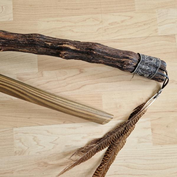 Shoto/Wakizashi aus Lignum Vitae in der Itto-Ryu-Form online bestellen ➤ www.bokken-shop.de. Passend für Aikido, Iaido, Bujinkan, Battojutsu. Dein Budo-Fachhändler!