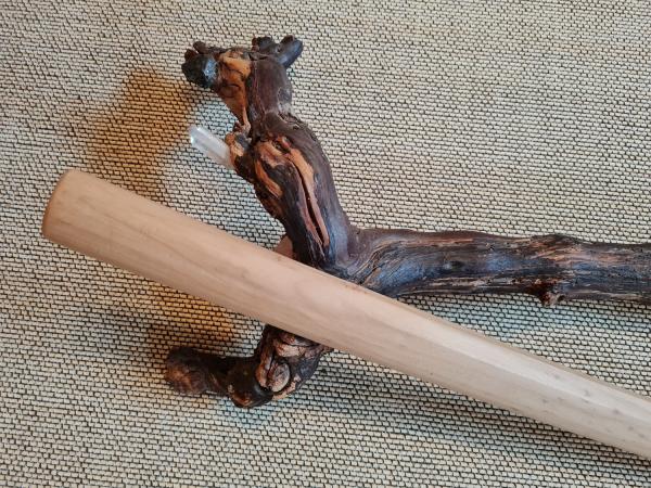 Shoto/Wakizashi aus Ulme in der Standard-Form ➤ www.bokken-shop.de. Passend für für Deine Kampfkunst Aikido, Iaido. Dein Fachhändler für Kampfkunst!