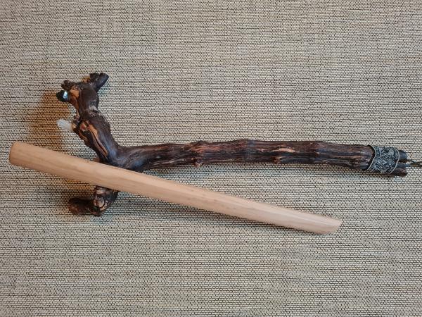 Shoto/Wakizashi aus Ulme in der Standard-Form ➤ www.bokken-shop.de. Passend für für Deine Kampfkunst Aikido, Iaido. Dein Fachhändler für Kampfkunst!