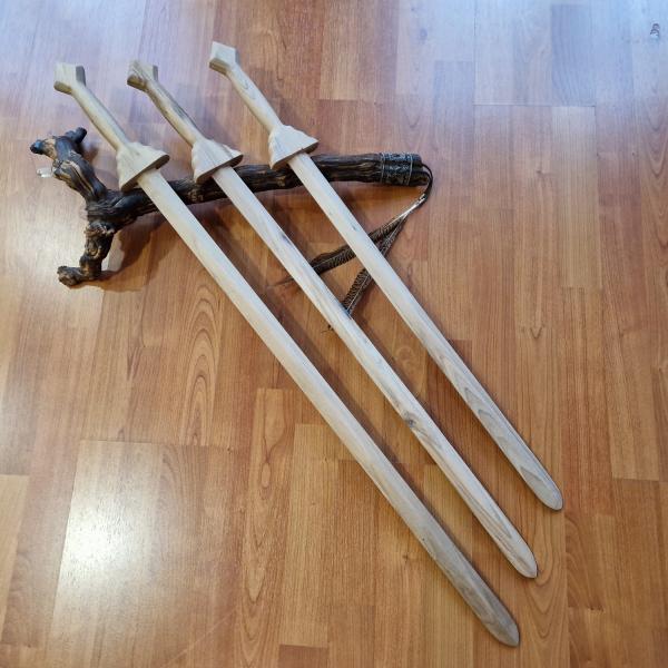 Handmade Tai Chi sword made of walnut with blade length 65 cm > www.bokken-shop.de. suitable for Tai Chi, Tai Chi Chuan, Taichi. Your Tai Chi dealer!