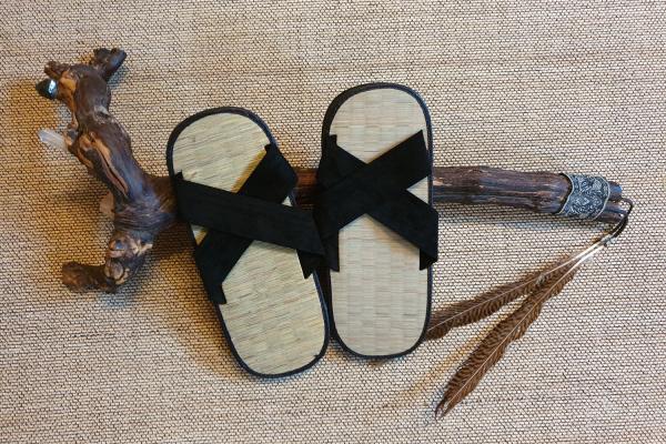 Japanische Zori-Schuhe - Größe 40 - X-Form➤ www.bokken-shop.de✅ passend für Aikido, Iaido, Koryu, Jodo, Bujinkan ✓ Dein Budo-Fachhändler!