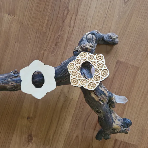 Tsuba Birkenholz Drachenmotiv ➤ www.bokken-shop.de
