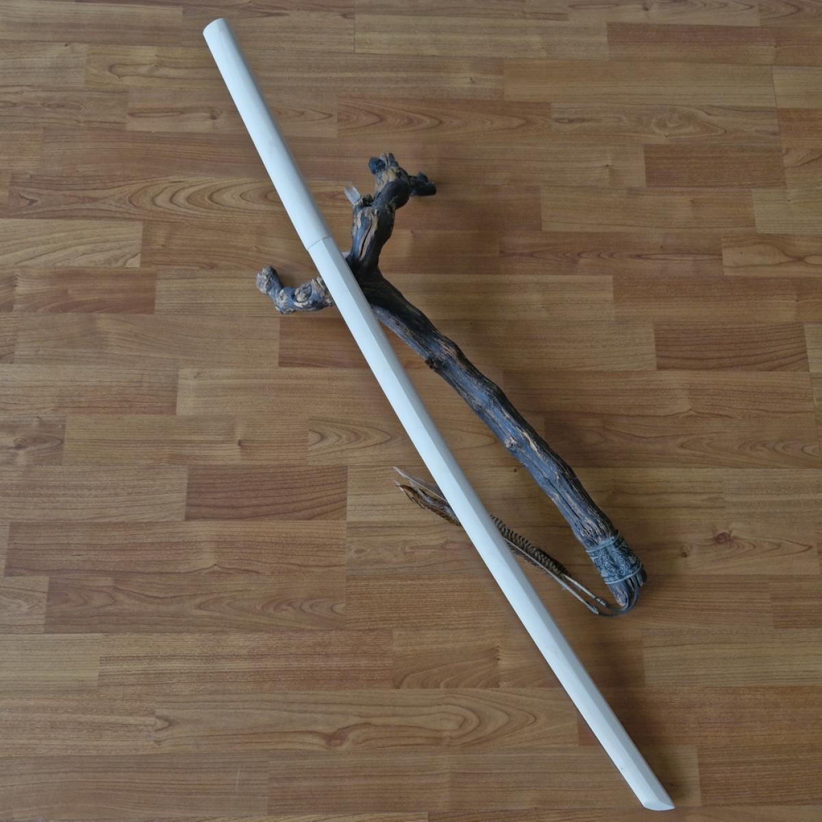 Bokken made of Maple in the Itto-Ryu shape ➤ www.bokken-shop.de. Suitable for your martial arts Aikido, Iaido. Your specialist dealer for martial arts!
