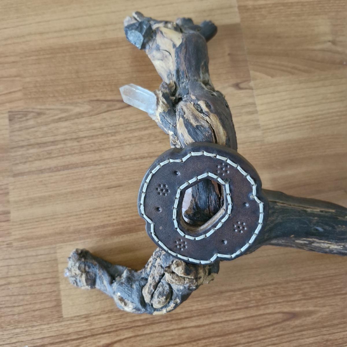Bokken Tsuba made of leather - ŌNAMENTO➤ www.bokken-shop.de. Suitable for Bokken Aikido, Bujinkan, Batto, Iaido, Kendo. Your specialist budo dealer!