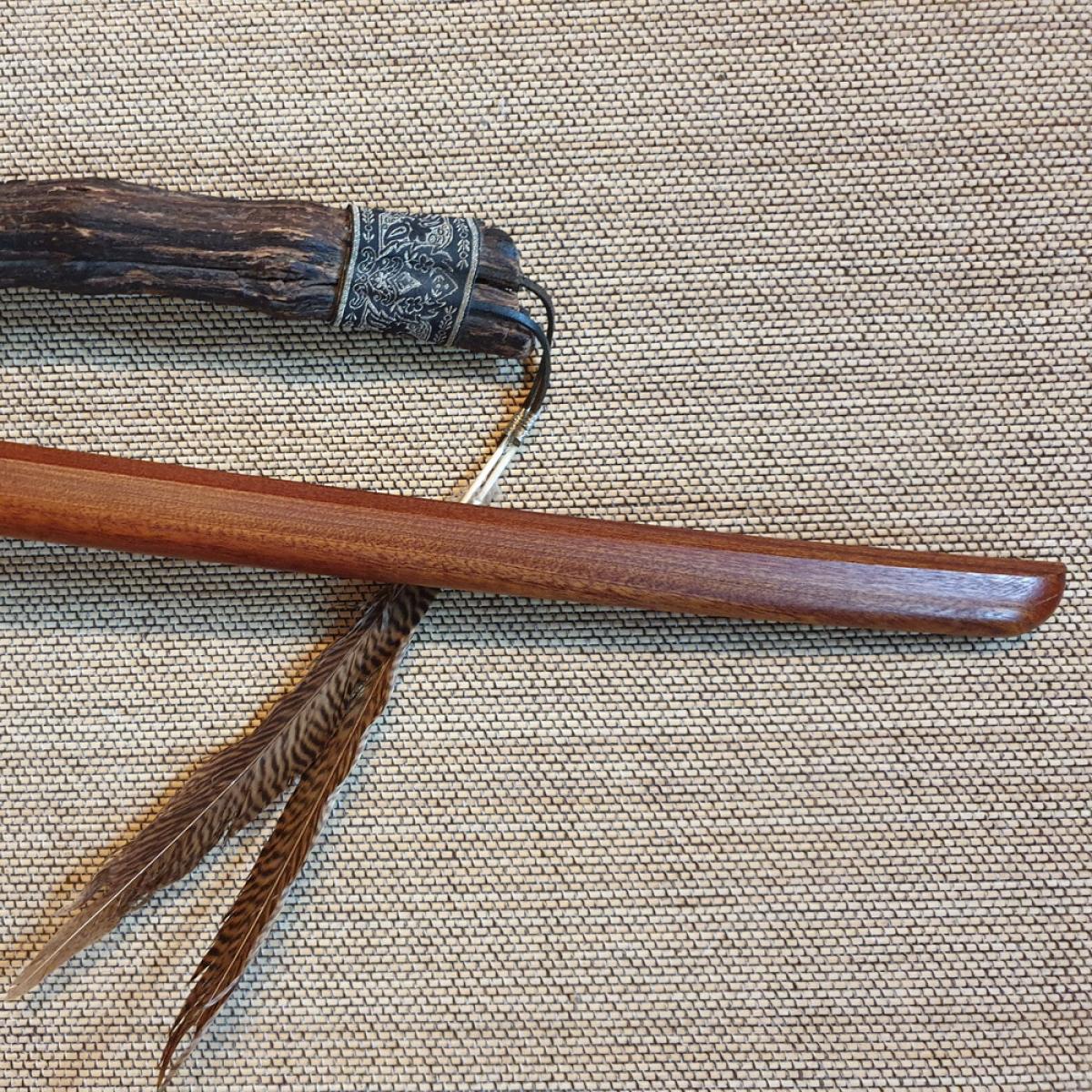Bokken aus Mahagoni in der Itto-Ryu-Form♥ Einzigartiger Bokken✅ für Deine Kampfkunst✓ Aikido, Iaido, Kendo, Koryu, Jodo✅ 100% Handarbeit✔ 100% günstig✔ Jetzt online bestellen➤ www.bokken-shop.eu