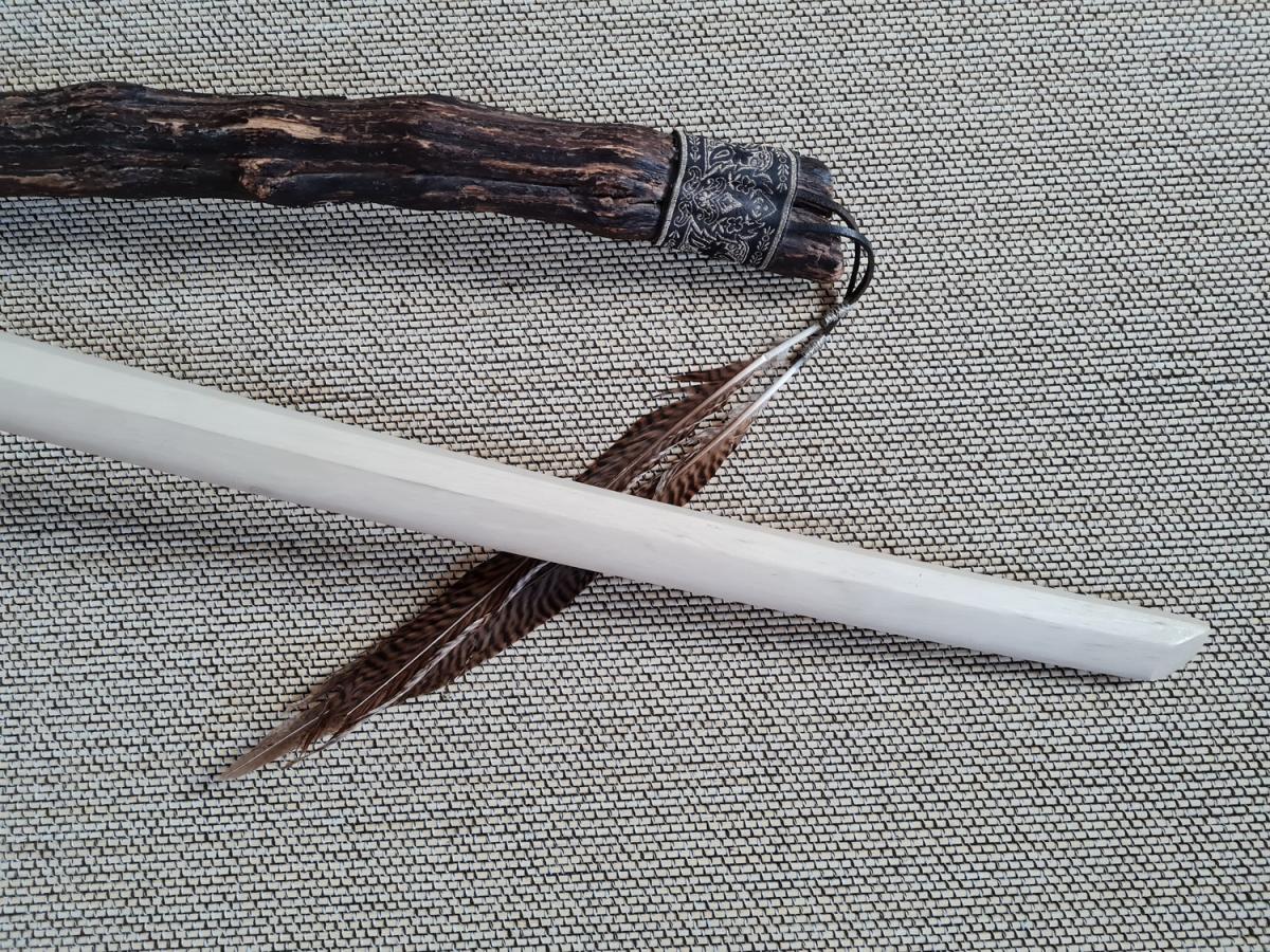 Bokken made of boxwood in the Itto-Ryu shape ♥ Unique Bokken✅ for your martial arts ✓ Aikido, Iaido, Kendo, Koryu, Jodo✅ 100% handcraft✔ 100% cheap✔ Order online now➤ www.bokken-welt.de