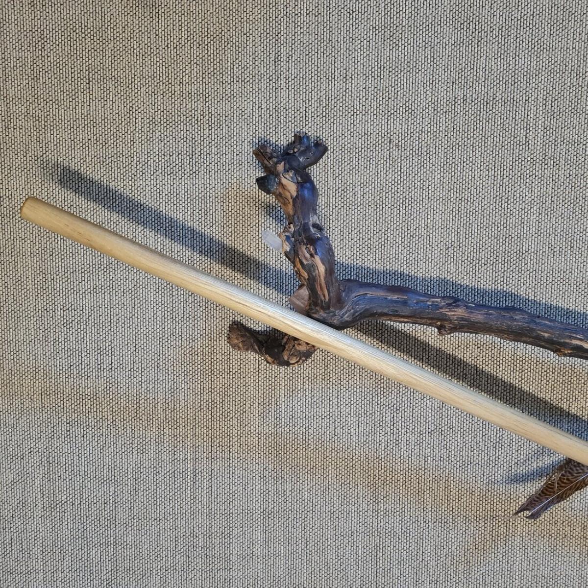 Jo staff made of Robinia with a length 135 cm ➤ www.bokken-shop.de ✅ suitable for Aikido ✓ Iaido ✓ Kendo ✓ Koryu ✓ Jodo ✓ Kempo ✓ Kobudo ✓ Your Budo dealer!