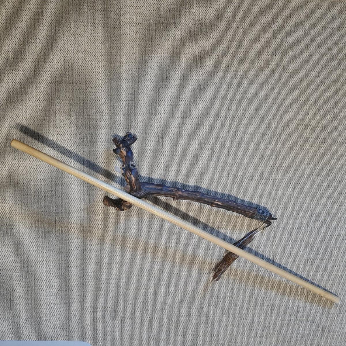 Jo staff made of Robinia with a length 135 cm ➤ www.bokken-shop.de ✅ suitable for Aikido ✓ Iaido ✓ Kendo ✓ Koryu ✓ Jodo ✓ Kempo ✓ Kobudo ✓ Your Budo dealer!