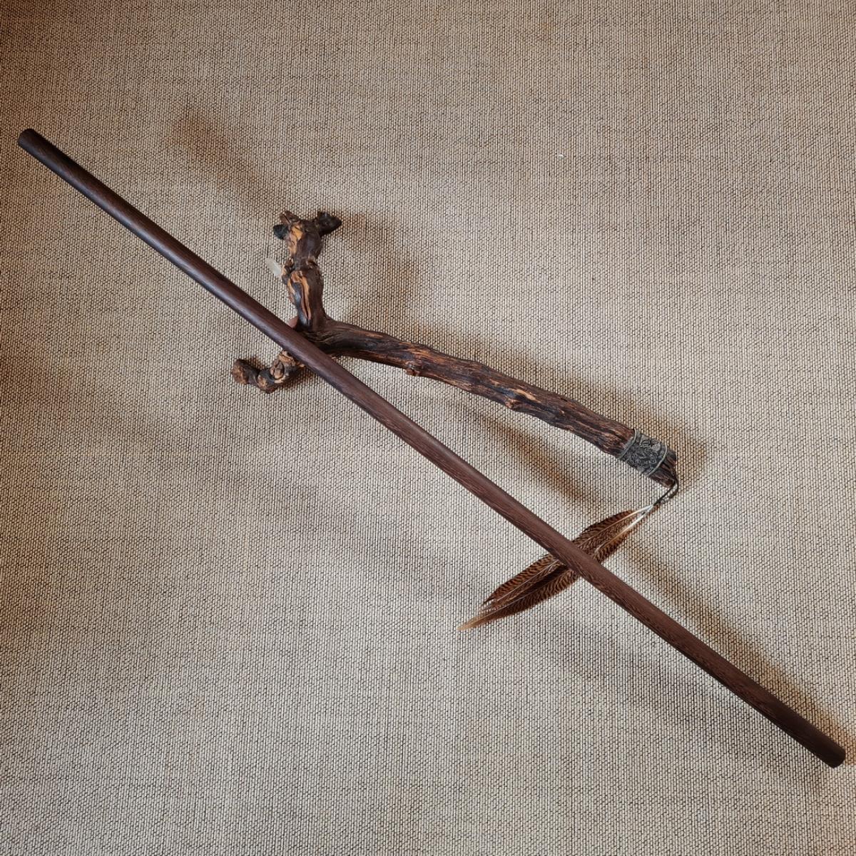 Jo staff made of wenge wood ➤ www.bokken-shop.de ✅ suitable for Aikido ✓ Iaido ✓ Kendo ✓ Koryu ✓ Jodo ✓ Kempo ✓ Kobudo ✓ Your Budo dealer!