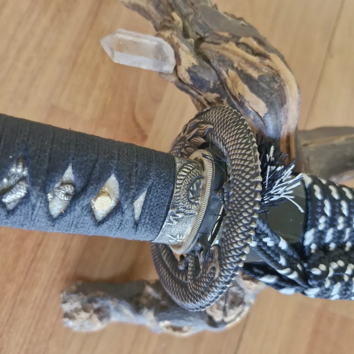 atana Drachen-Blut - Einzelstück mit 2,35 Shaku ► www.bokken-shop.de. Passend für Iaido, Bujinkan, Batto-Jutus, Seminare. Dein Budo-Fachhändler!