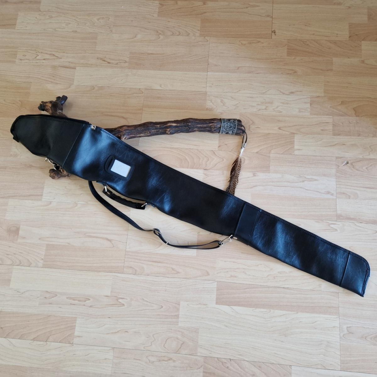 Sword bag for one Iaito / Katanas made of imitation leather black ➤ www.bokken-shop.de. Suitable for Iaito, Jodo, Aikido, Bujinkan. Your Budo dealer!
