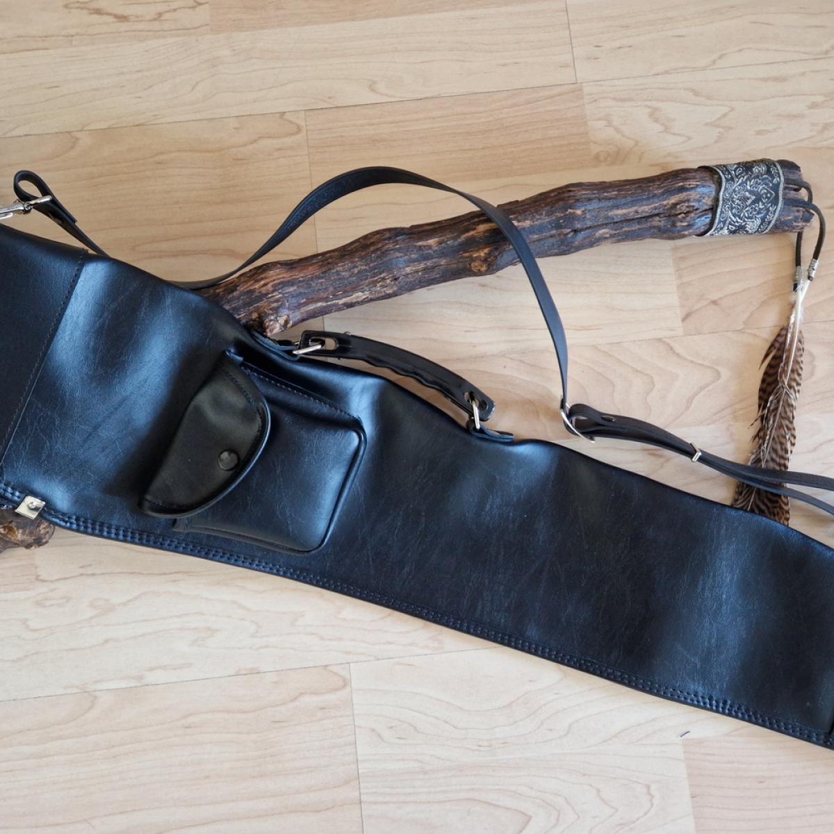 Sword bag for one Iaito / Katanas made of imitation leather black ➤ www.bokken-shop.de. Suitable for Iaito, Jodo, Aikido, Bujinkan. Your Budo dealer!