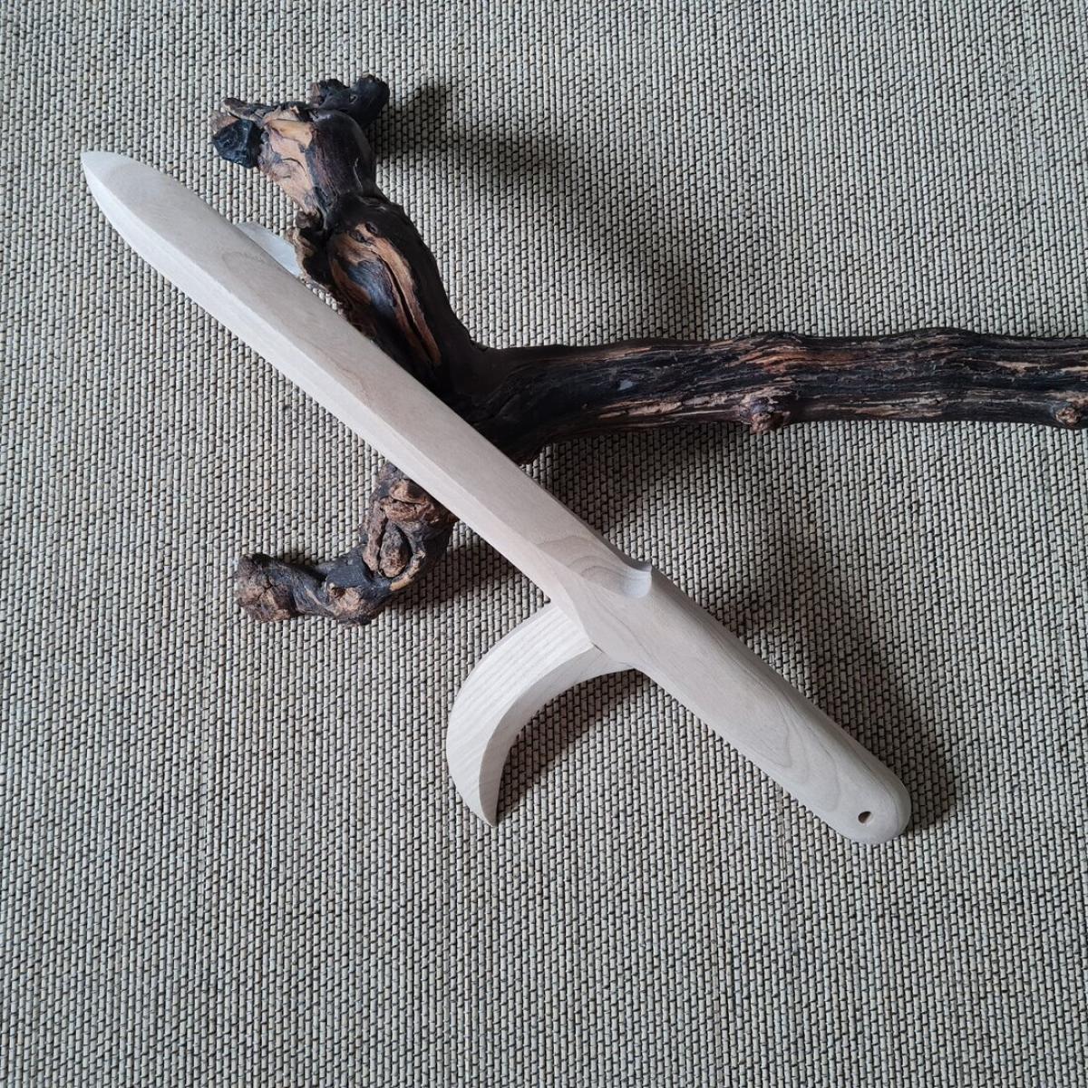 Kyoketsu Shoge aus Kyoketsu Shoge aus Eschenholz  ➤ www.bokken-shop.de. Shoge passend für Bujinkan, Ninjutus, Jigen Ryu, Ninja, Koryu. Dein Budo-Fachhändler!Buchenholz  ➤ www.bokken-shop.de. Shoge passend für Bujinkan, Ninjutus, Jigen Ryu, Ninja, Koryu. D