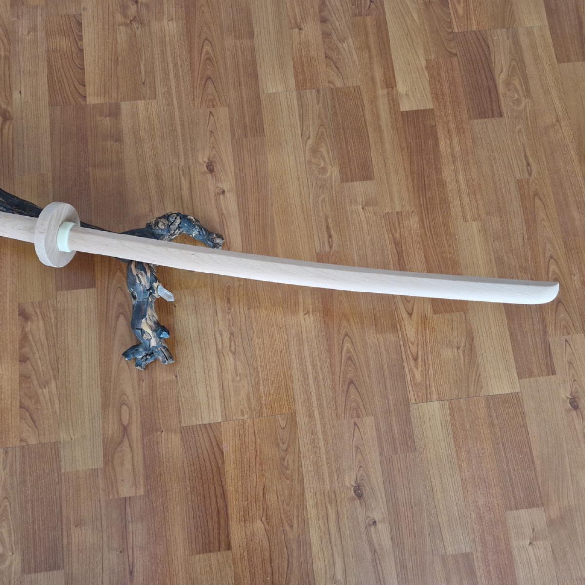 Buy Nagamaki made of beech wood online now ➤ www.bokken-shop.de ✅ suitable for Jigen Ryu, Bujinkan, Kendo, Koryu, your Budo dealer!