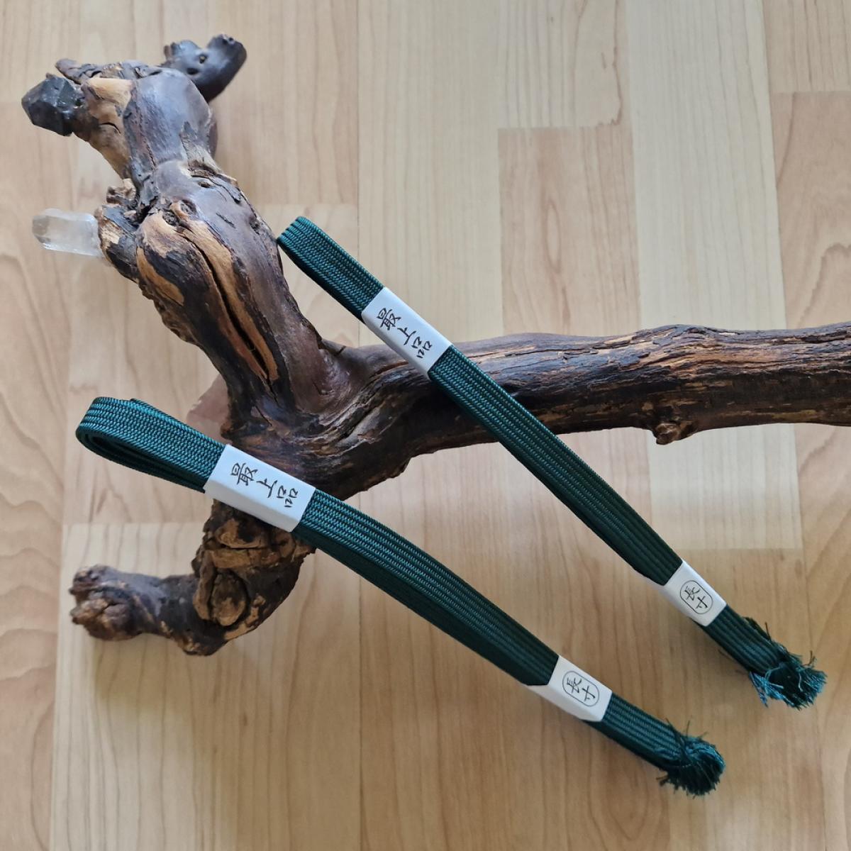 Sageo Kakucho style green 220 cm ➤ www.bokken-shop.de ✅ suitable for Saya Aikido ✓ Iaido ✓ Bujinkan ✓ Kory ✓ Jodo ✓ Your Budo specialist dealer!