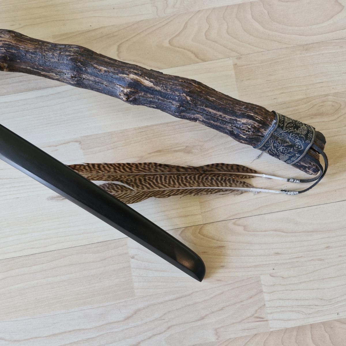 Shoto aus Ebenholz - Itto-Ryu-Form/Hi mit Drachenschnitzerei➤ www.bokken-shop.de. Passend für Aikido, Iaido, Bijinkan, Jodo. Dein Budo-Fachhändler!