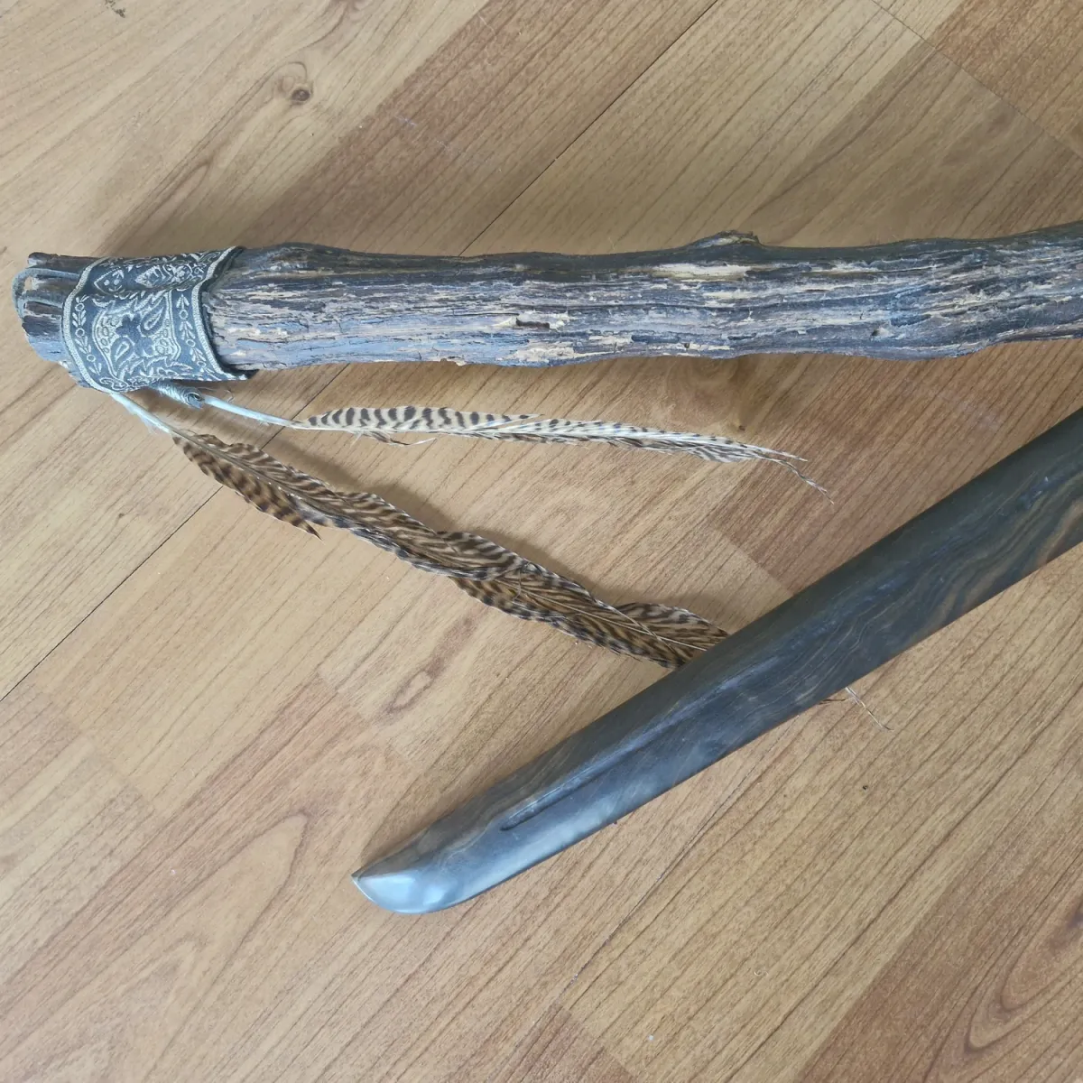 Shoto made of ebony in the Itto-Ryu form with hi-groove ➤ www.bokken-shop.de. Suitable for Aikido, Iaido, Jo-Jutsu, Bijinkan, Jodo. Your Budo dealer!