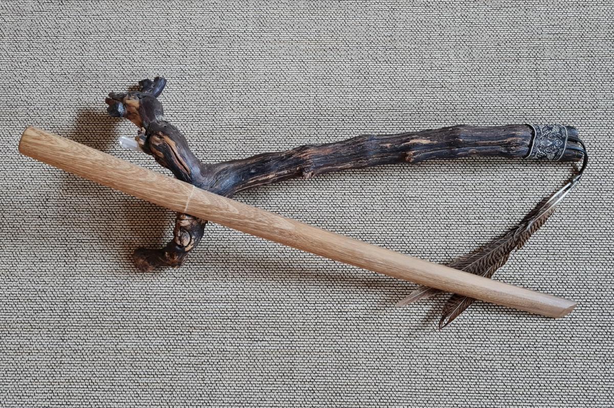 Handmade Shoto / Wakizashi from Robinia in the Itto-Ryu-Form ♥ for your martial arts ✓ Aikido, Iaido, Kendo, Koryu, Jodo✅ Top price & high quality ✓ 100% cheap✔ Order online now➤ www.bokken-welt.de