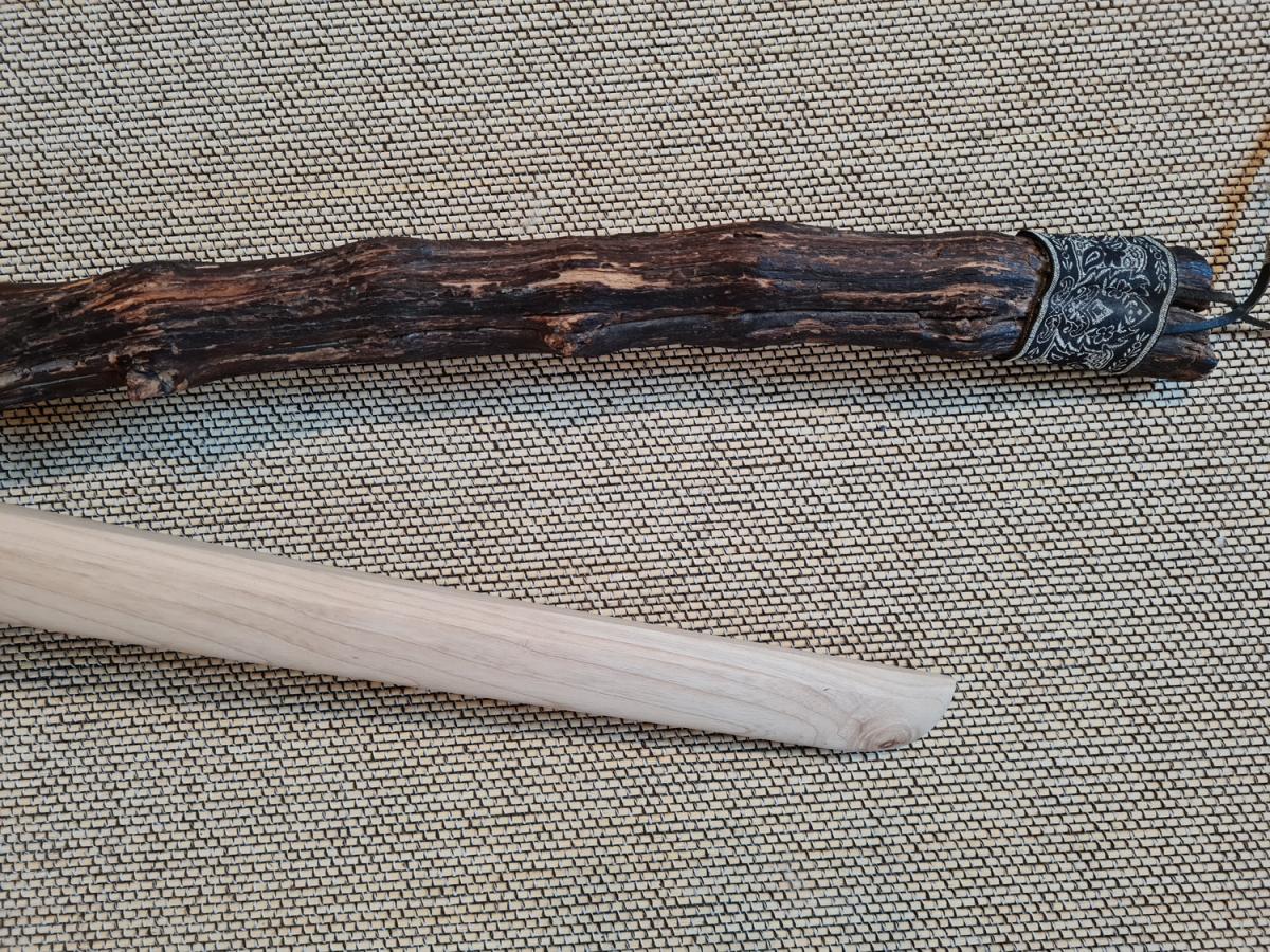 Shoto Standardform aus Eschenholz ➤ www.bokken-shop.de » passend für Aikido, Jiu-Jitsu, Karate, Bujinkan, Jodo - Dein Budo-Fachhändler!