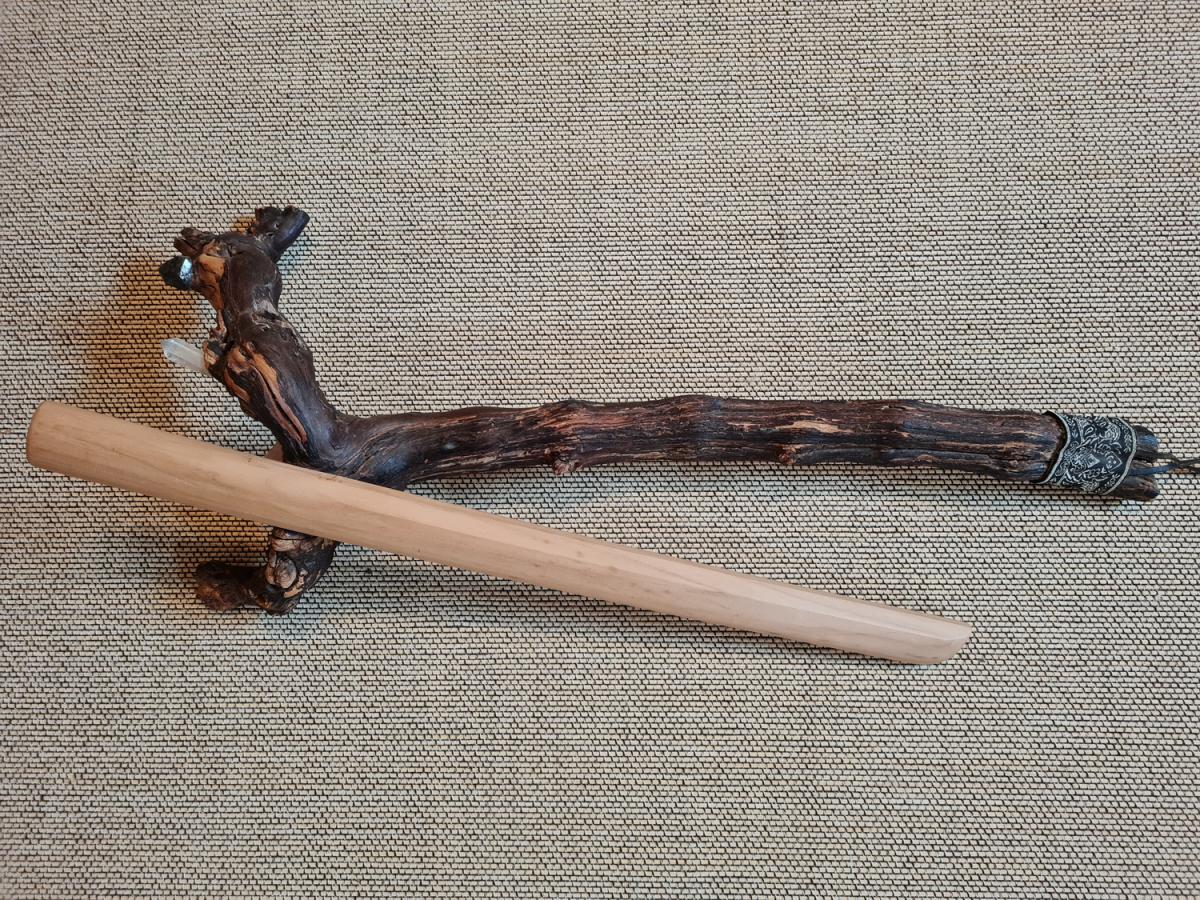Shoto/Wakizashi aus Ulme in der Standard-Form ➤ www.bokken-shop.de. Passend für für Deine Kampfkunst Aikido, Iaido. Dein Fachhändler für Kampfkunst!