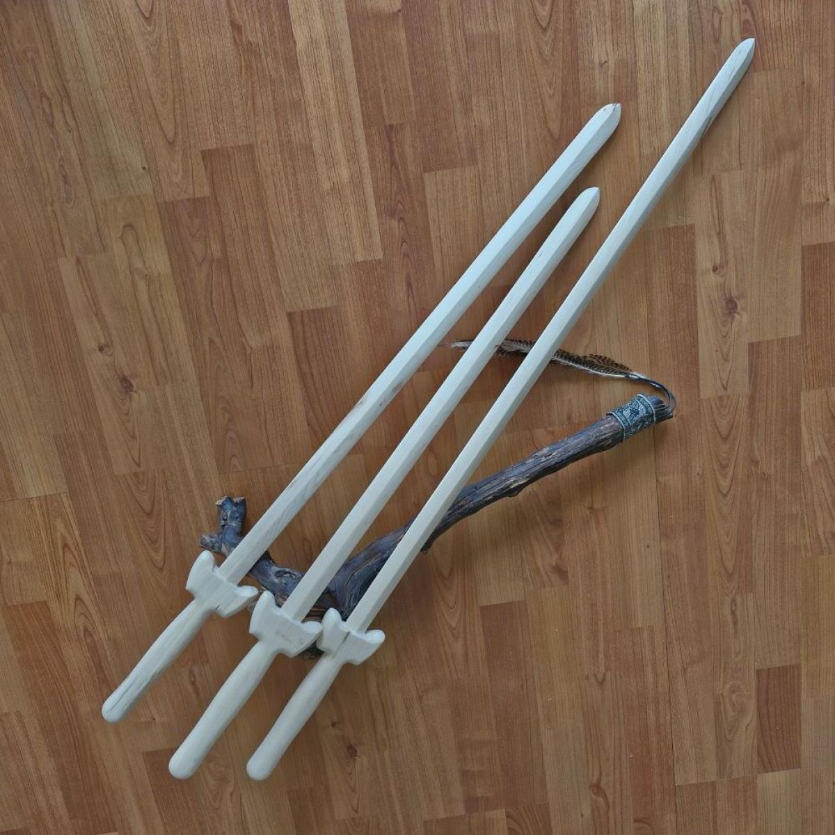 Tai Chi sword made of ash wood with blade length and round handle > www.bokken-shop.de For Tai Chi, Tai Chi Chuan. Your Tai Chi dealer!